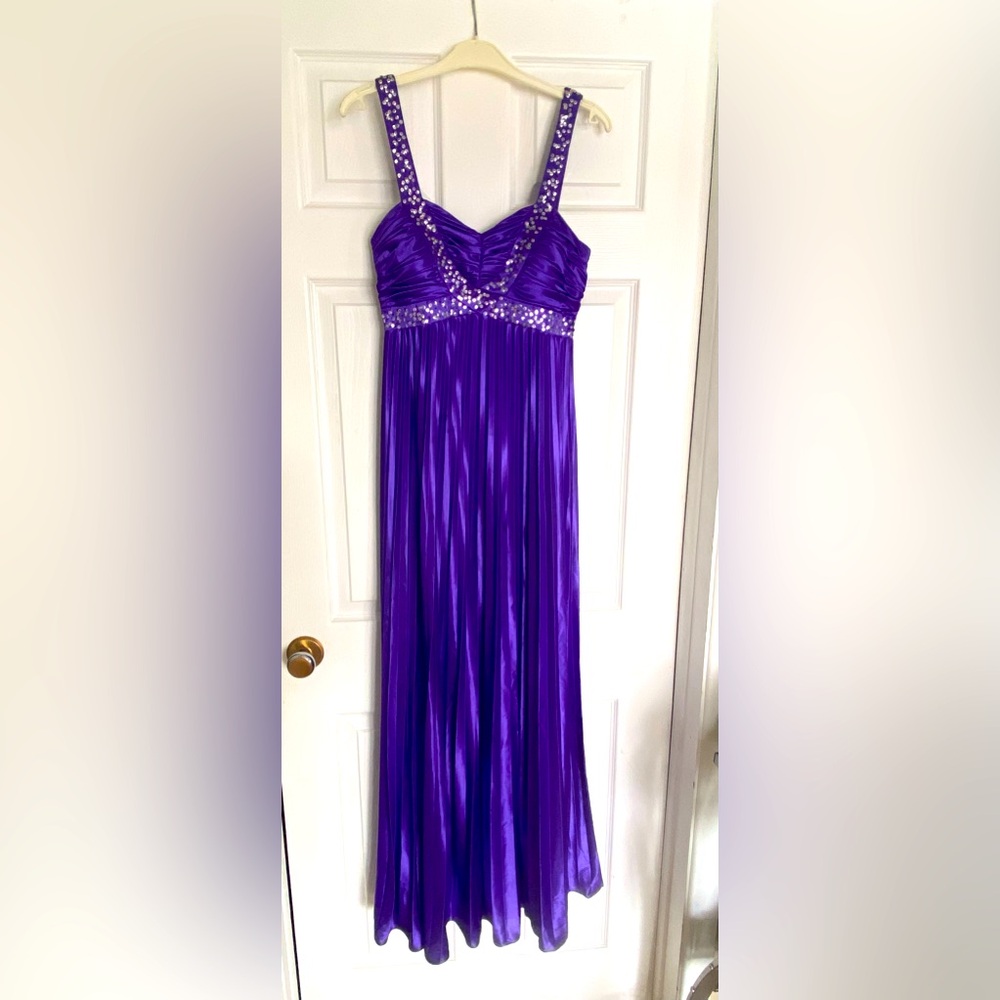 LAURA Size 9/10  Prom / Evening Gown